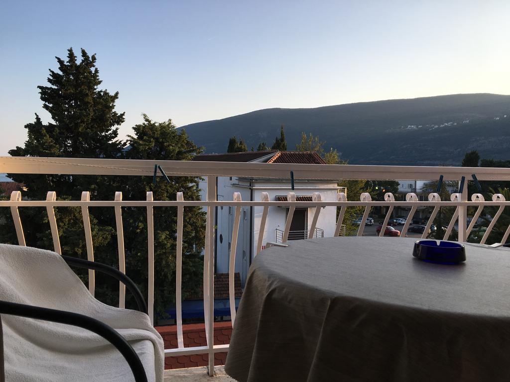 Apartments Upitnik Херцег Нови Екстериор снимка