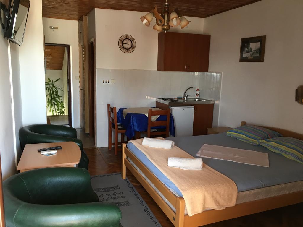 Apartments Upitnik Херцег Нови Екстериор снимка